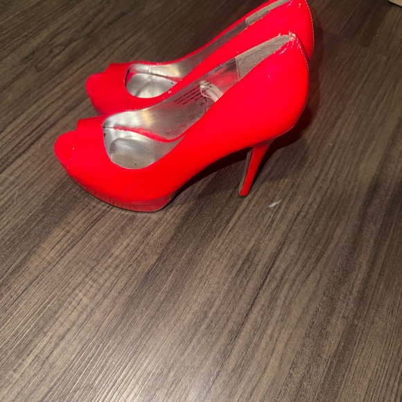 Elegant hot pink  Peep-Toe Heels - Picture 2 of 3